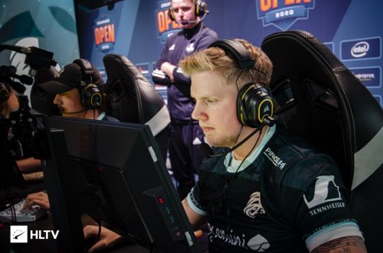 腾讯英雄联盟手游鸿蒙版正式上线引发热潮